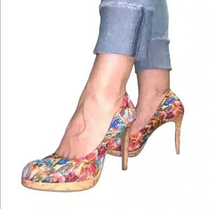 FIONII BEAUTIFUL FLOWER STILETTOS ⬇️PRICE DROP⬇️.